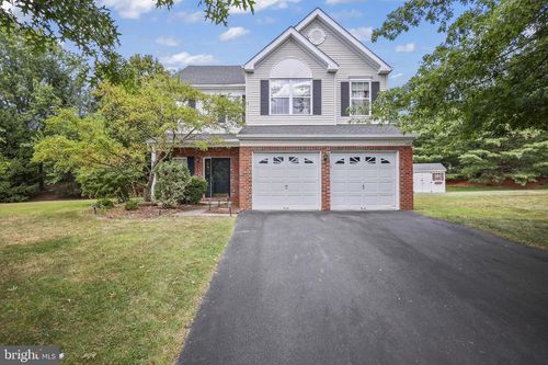 32 Quarry Ct, East Windsor, NJ, 08520-3032 | Card Image