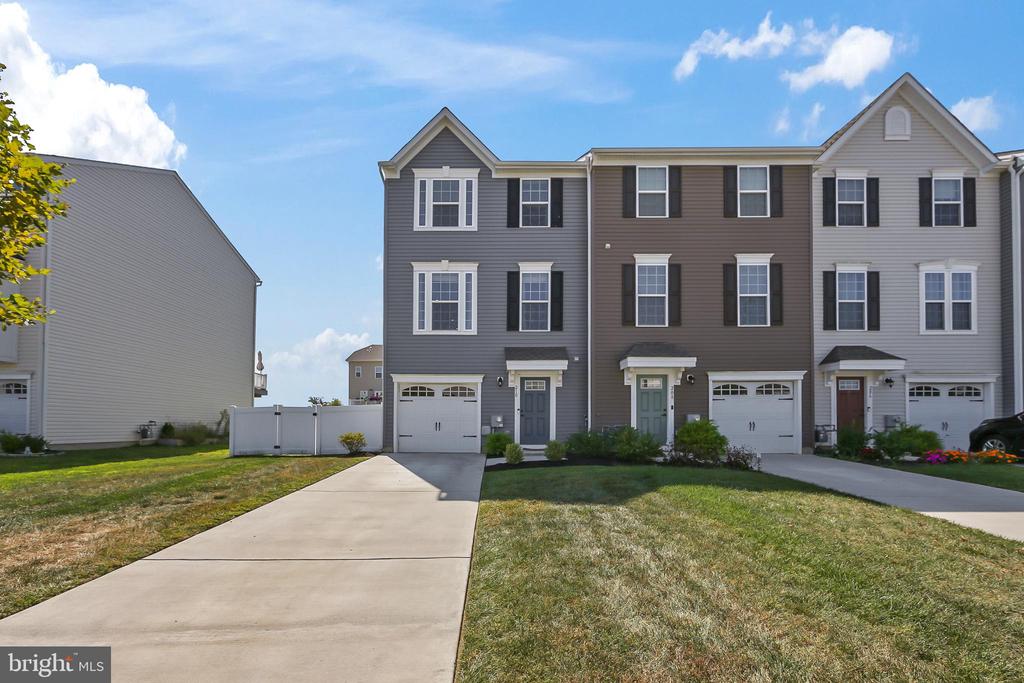 Dalton Dr, Swedesboro, NJ 08085