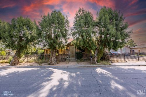 313 Clifton St, Bakersfield, CA, 93307-1751 | Card Image