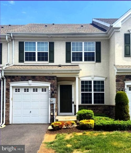 6069 Valley Forge Dr, COOPERSBURG, PA, 18036-8806 | Card Image