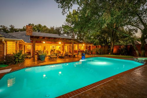 2101 Brentgate Dr, Arlington, TX, 76017-1626 | Card Image