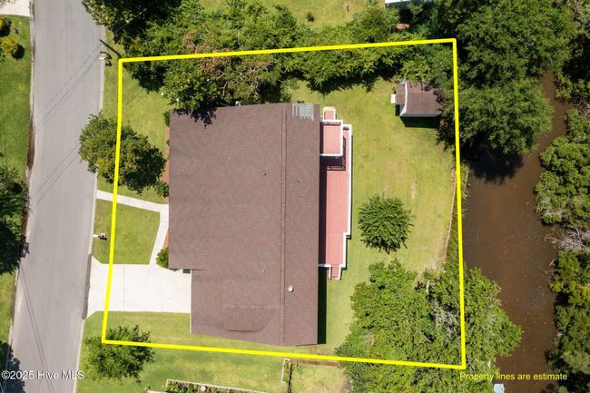 639 W Shore Dr, House other with 5 bedrooms, 4 bathrooms and 2 parking in Swansboro NC | Image 57
