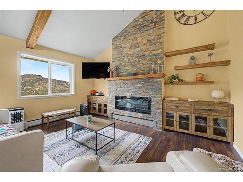38 Navajo Ct, Lyons, CO, 80540-8240 | Card Image