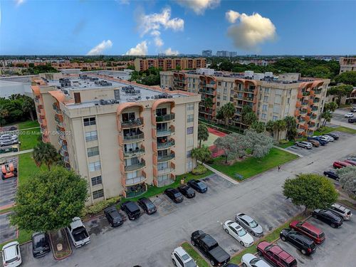 apt-203-9310 Fontainebleau Blvd, Miami, FL, 33172-4290 | Card Image