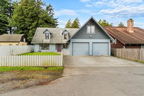 3274 Montgomery St, Eureka, CA, 95503-4860 | Card Image