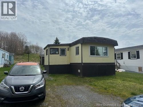 23 Tulip St, Saint John, NB, E2M5M3 | Card Image