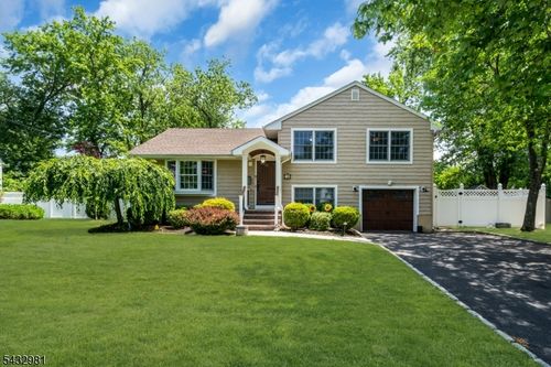 10 Deborah Way, Fanwood, NJ, 07023-1115 | Card Image