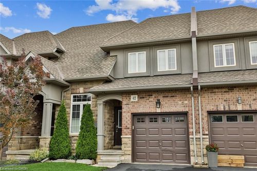 42 Madonna Dr, Hamilton, ON, L9B0G9 | Card Image