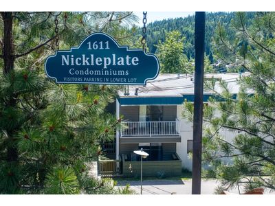 404 - 1611 Nickleplate Rd, Condo with 1 bedrooms, 1 bathrooms and null parking in Rossland BC | Image 1