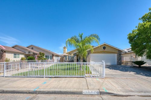 13650 9th St, Parlier, CA, 93648-2739 | Card Image