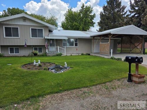 335 S 1st W, Aberdeen, ID, 83210-5010 | Card Image