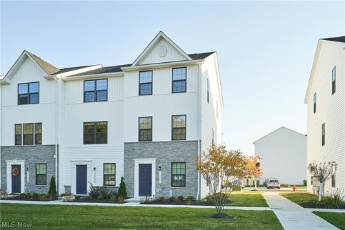 a5-5598 Sea Glass Ln, Mentor on the Lake, OH, 44060 | Card Image