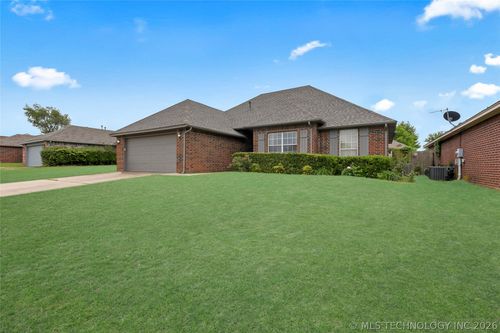1158 133rd St, Glenpool, OK, 74033-2330 | Card Image