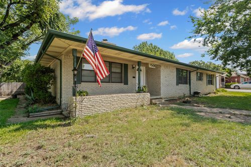 7501 S College Cir, North Richland Hills, TX, 76180-6407 | Card Image
