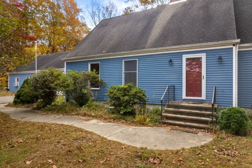 7 Briarwood Ct, Gales Ferry, CT, 06335-1301 | Card Image