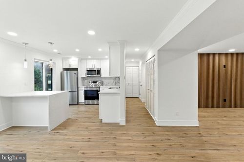 276-5008 N Convent Ln, PHILADELPHIA, PA, 19114-3129 | Card Image
