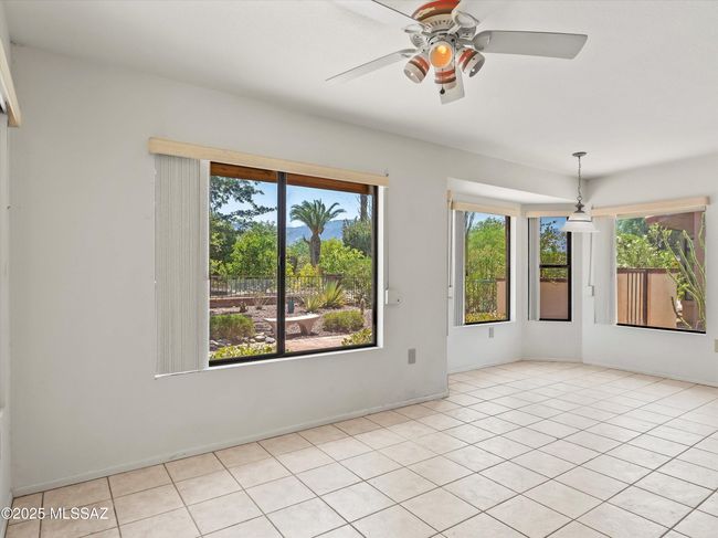 12-Family Room | Image 12