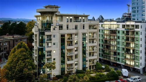 101-605 Douglas St, Victoria, BC, V8V2P9 | Card Image