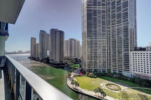 1408-200 Biscayne Boulevard Way, Miami, FL, 33131-2157 | Card Image