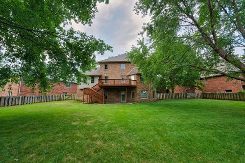 915 E Ironbridge Cir S, Springfield, MO, 65810-2427 | Card Image