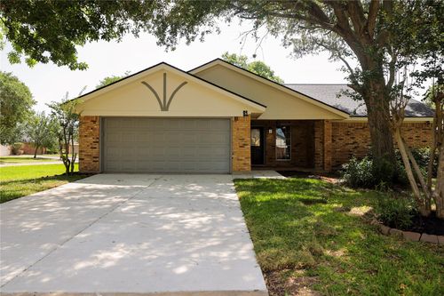 51 Sweetgum Ct, Lake Jackson, TX, 77566-5718 | Card Image