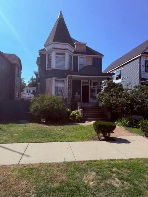 1828 Oliver St, Whiting, IN, 46394-1725 | Card Image