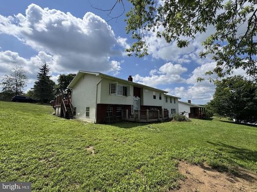 111 Knoll Crest Heights Dr, Oakland, MD, 21550-4017 | Card Image