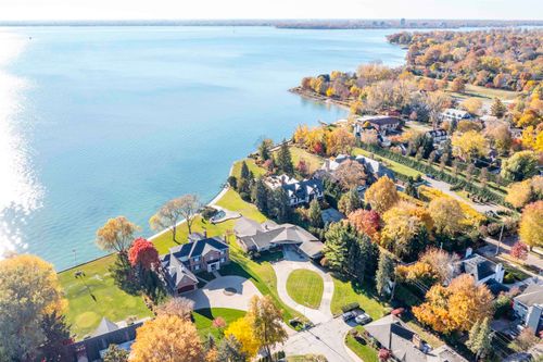 801 Park Ln, Grosse Pointe Park, MI, 48230-1852 | Card Image