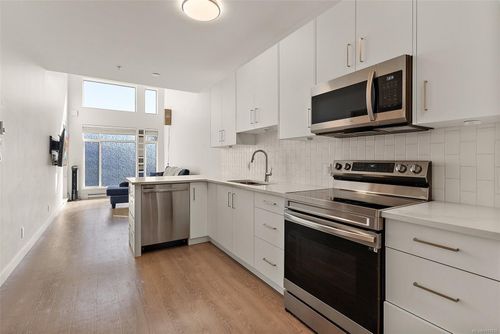 403-707 Treanor Ave, Victoria, BC, V9B0X7 | Card Image