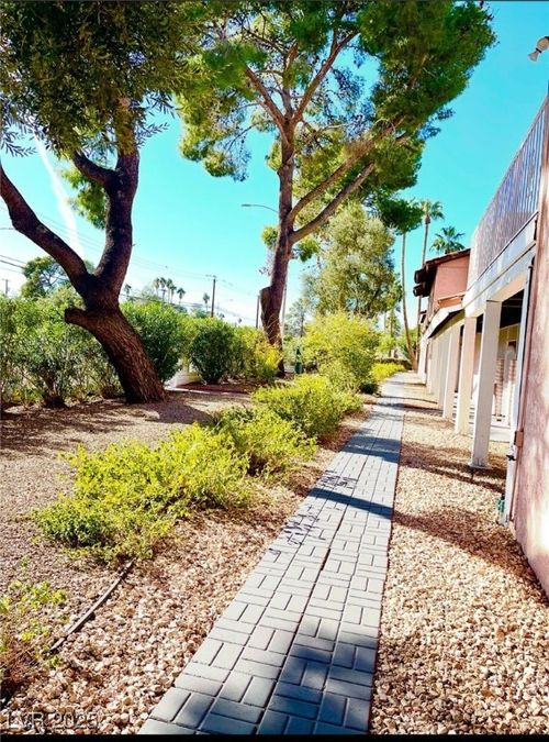 2202 E Desert Inn Rd, Las Vegas, NV, 89169-3217 | Card Image