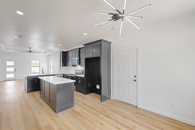 911 E Calhoun St, House other with 3 bedrooms, 2 bathrooms and null parking in Rice TX | Image 11