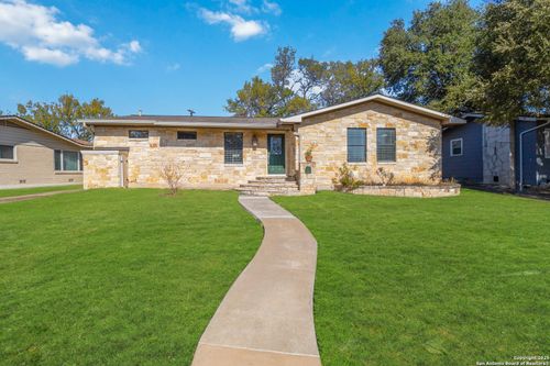 2439 W Summit Ave, San Antonio, TX, 78228-5156 | Card Image