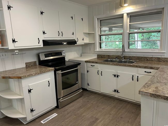 205 S Oliver Blvd, House other with 3 bedrooms, 2 bathrooms and 2 parking in Hemingway SC | Image 4