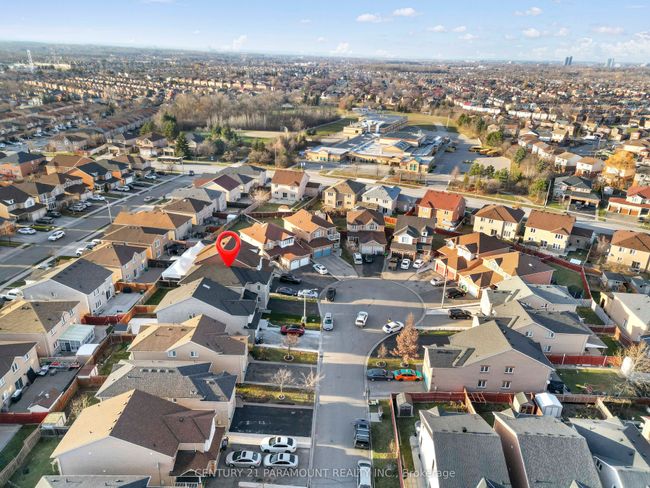 12 Hefferon Crt, House other with 6 bedrooms, 5 bathrooms and 4 parking in Brampton ON | Image 5