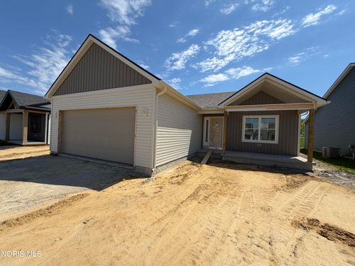 5026 Easton Dr, Oregon, OH, 43616-3024 | Card Image