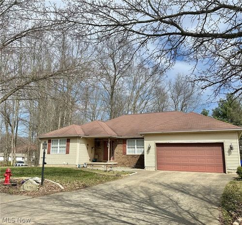 5394 Juniper Ct, Ravenna, OH, 44266-9071 | Card Image