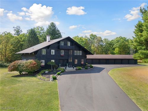 550 Warner Rd Se, Brookfield, OH, 44403-9704 | Card Image