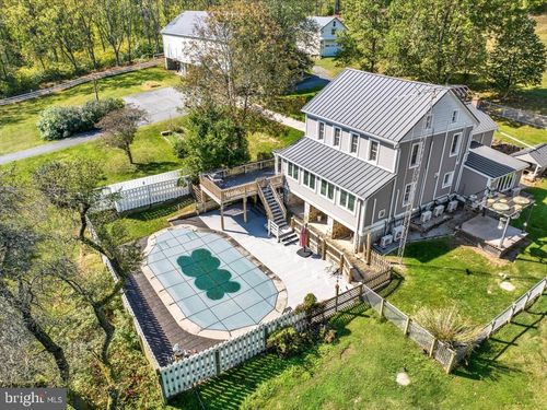 1530 Palisades Dr, BERNVILLE, PA, 19506-8254 | Card Image