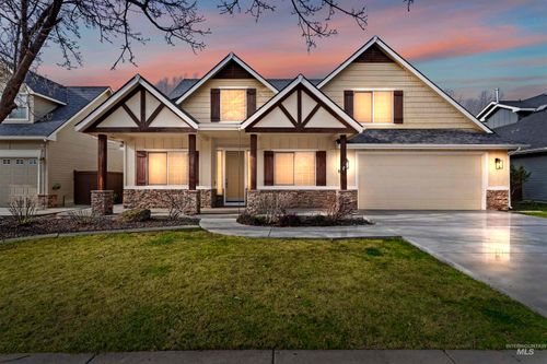 675 W Pickford St, Meridian, ID, 83646-5320 | Card Image