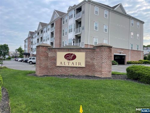 132 Cory Ln, Elmwood Park, NJ, 07407-3228 | Card Image