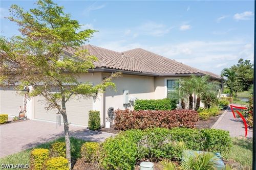 8013 Calle Canovas Ct, NAPLES, FL, 34114-2875 | Card Image