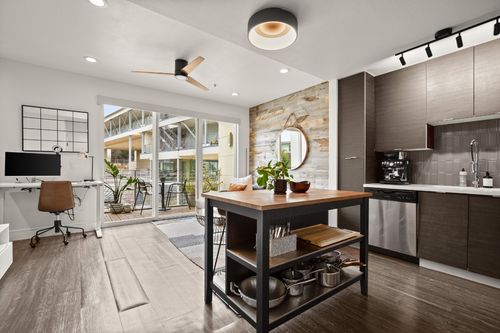 unit-215-604 N Bluff Dr, Austin, TX, 78745-0012 | Card Image