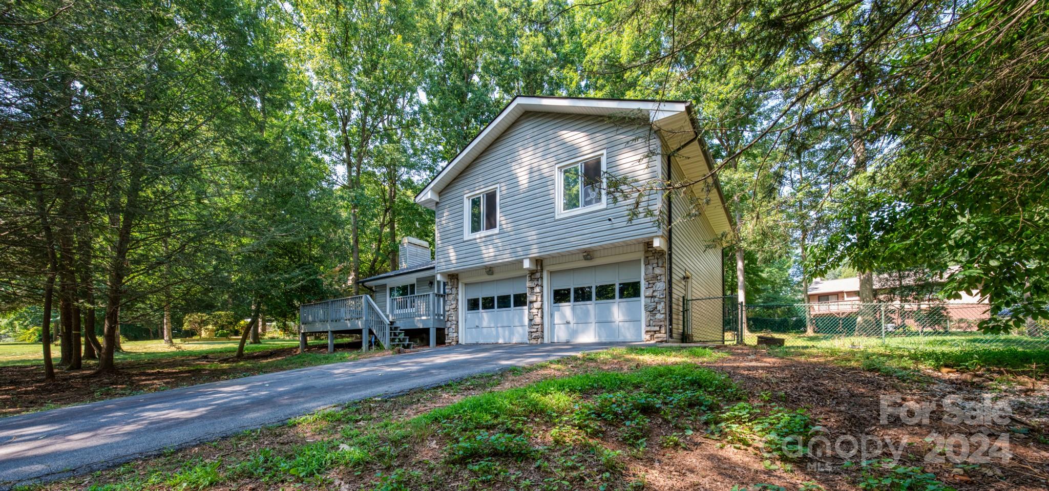 Wildwood Ln, Fletcher, NC 28732