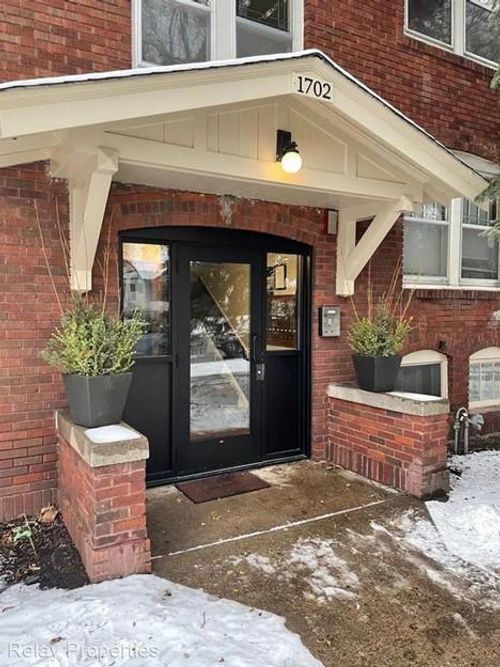 1703, 1702 Ashland And Laurel Avenue, Saint Paul, MN, 55104 | Card Image