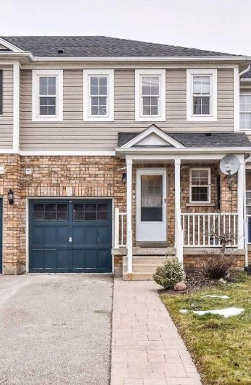 69 Bloomington Dr, Cambridge, ON, N1P1J5 | Card Image