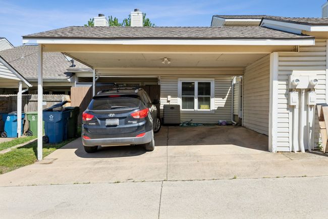 2 covered parking spots | Image 24