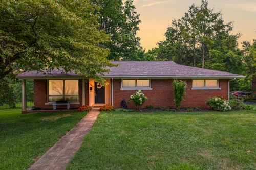 1560 Beacon Hill Rd, Lexington, KY, 40504-2304 | Card Image