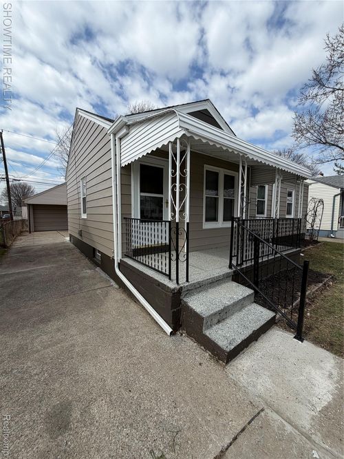 12200 Helen St, Southgate, MI, 48195-3508 | Card Image