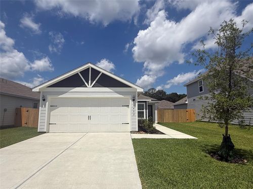 10402 Red Cardinal Dr, Cleveland, TX, 77328-1882 | Card Image
