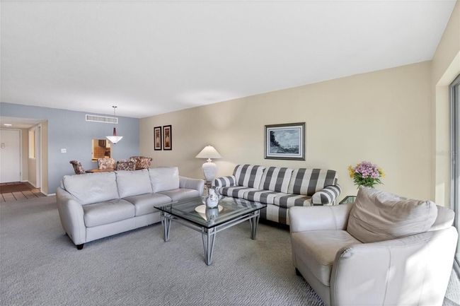 201 - 2100 Benjamin Franklin Dr, Condo with 2 bedrooms, 2 bathrooms and null parking in SARASOTA FL | Image 7